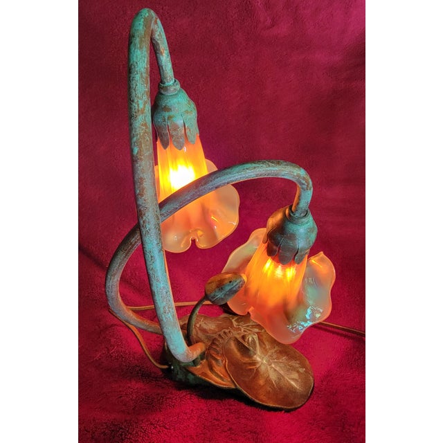 1980s Lundberg Studios Tiffany Style Art Glass Tulip Table Lamp For Sale - Image 12 of 14