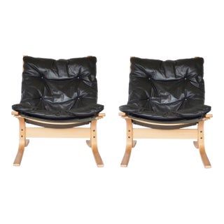 Pair of Vintage Siesta Low Back Lounge Chairs by Ingmar Relling in Black Leather For Sale