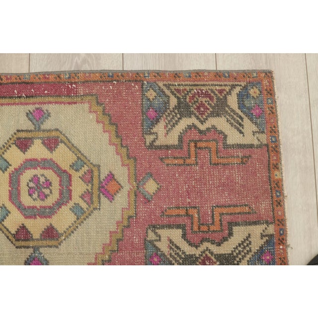 1970s Turkish Geometric Wool Oushak Rug For Sale In Sacramento - Image 6 of 10
