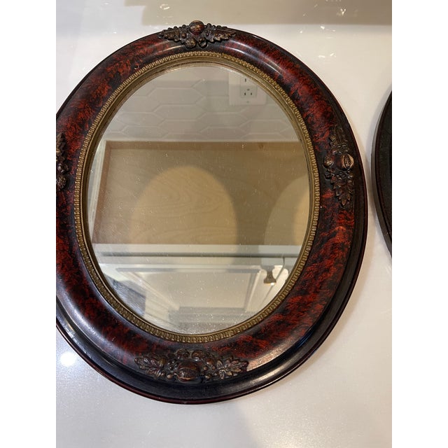 Victorian Late 19th Century Pair of Victorian Faux Grain Painted Oval Mirrors For Sale - Image 3 of 6