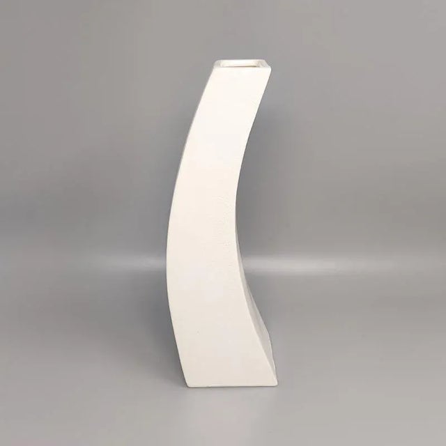 Space Age White Vase attributed to Franco Pozzi, 1970s For Sale - Image 4 of 9