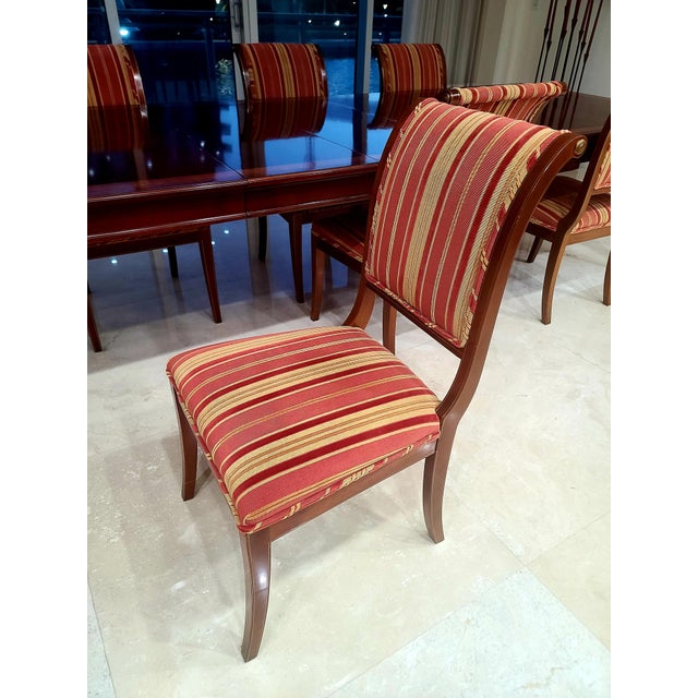 1990s Vintage Kindel "National Trust" Mahogany Extention Banquet Dining Room Table For Sale - Image 5 of 12