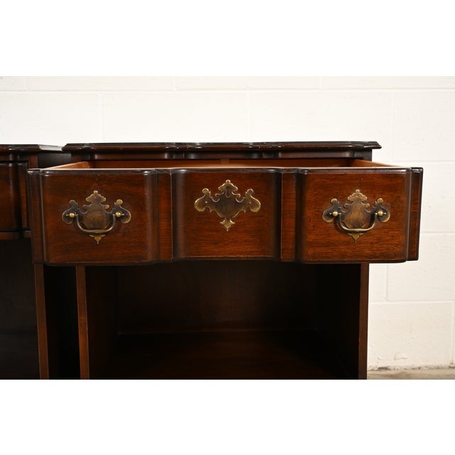 Wood Kindel Furniture Georgian Solid Mahogany Block Front Nightstands, Pair For Sale - Image 7 of 18
