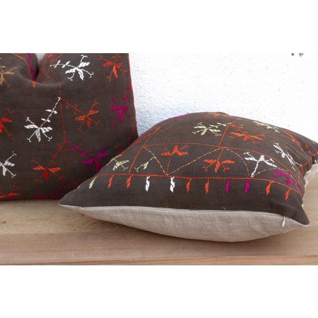 19th Century Obsidian Bloom, Set of 2 Antique Phulkari Pillow Covers For Sale - Image 5 of 7