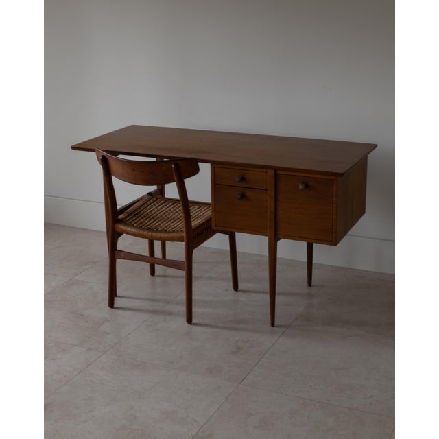 1950s Attributed to Kipp Stewart Three Drawer Writing Desk for Glenn of Ca, Usa For Sale In Palm Springs - Image 6 of 9