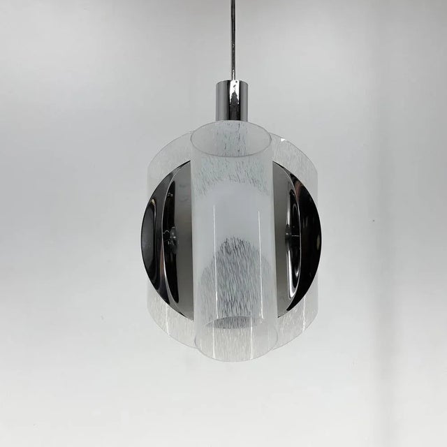 Beautiful three-light chandelier in chrome and white Murano glass, made in Italy in the 1970s. Up to 250V (Europe/UK...
