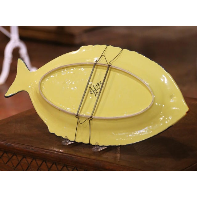 Mid-20th Century French Hand-Painted Faience Fish Platter From Quimper For Sale - Image 9 of 10