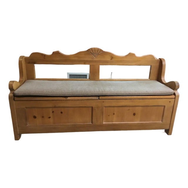 1990s Drexel Heritage Andean Pine Finish Storage Bench With Seating For Sale