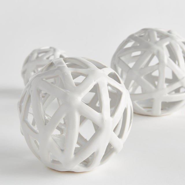 Kenneth Ludwig Chicago Alicia Orb Medium For Sale - Image 4 of 4