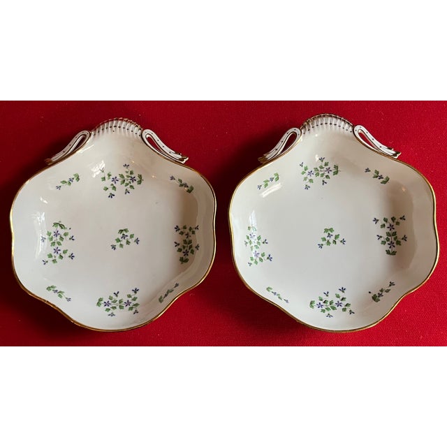 Old 18th C. Paris Porcelain Dihl Et Guerhard Sprig Cornflower Shell Shape Serving Dishes 1790 - 1800 - A Pair For Sale - Image 9 of 15