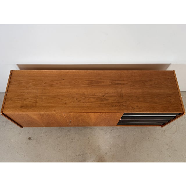 U460 Sideboard with Colored Drawers by Jiří Jiroutek for Interier Praha, 1965 For Sale - Image 9 of 18