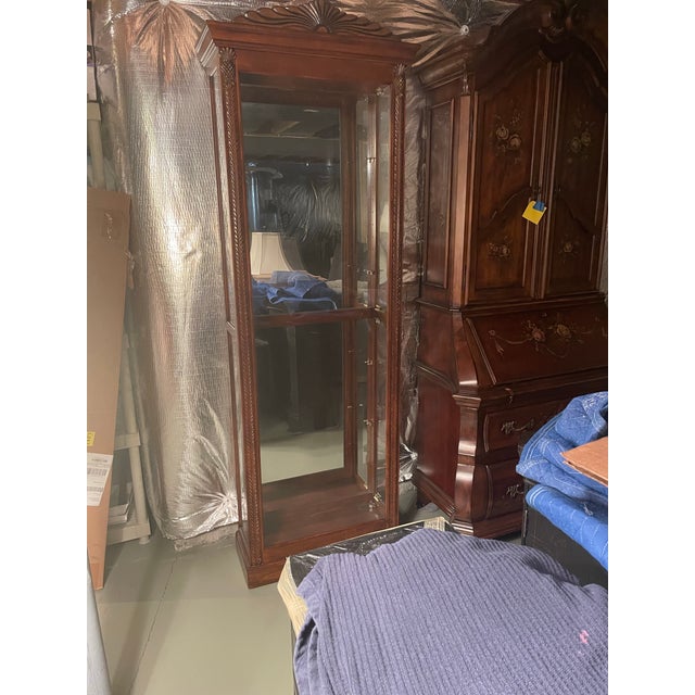 Traditional 1920s Traditional Curio Cabinet For Sale - Image 3 of 6