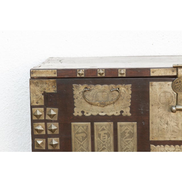 Refined Early 20th Century Korean Bandaji Chest For Sale - Image 4 of 13
