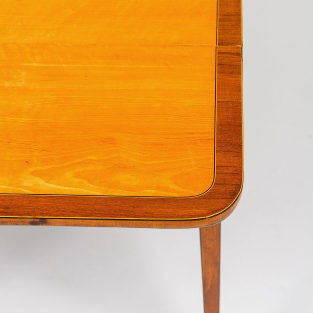 George III Satinwood and Mahogany Pembroke Table For Sale - Image 9 of 10