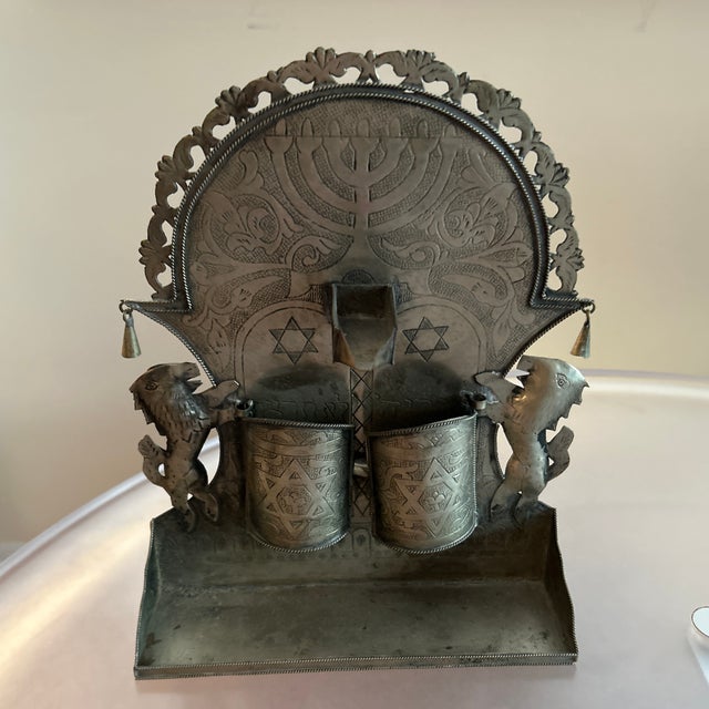 Beautiful antique Moroccan Hanukkah lamp with lion guardians. Silver finish around 1900.