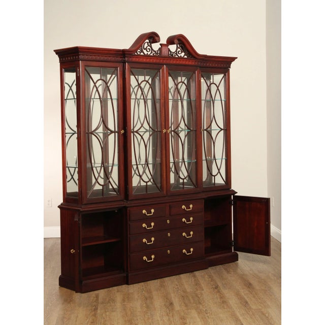 Thomasville Georgian Style Large Mahogany China Display Breakfront For Sale - Image 10 of 12