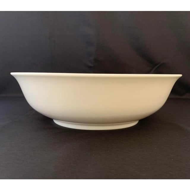 American 1980s Gorham Ariana Large Round Serving Bowl For Sale - Image 3 of 13