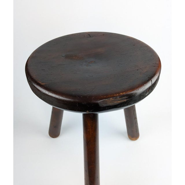 1950s Rustic Tripod Stool in Stained Pine, 1950s For Sale - Image 5 of 8