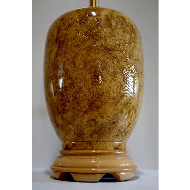 French Provincial 1960s Marbro Vintage French Style Monumental Incised Ceramic Gold Marbled Lamp For Sale - Image 3 of 5