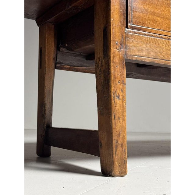 Spanish farmhouse coffee table. Crafted in the 19th century. Solid walnut. Very beautiful color. Signs of use consistent...