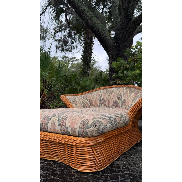 Vintage Steve Chase–Style Rattan Chaise Lounge | Palm Springs Hollywood Regency For Sale - Image 9 of 9