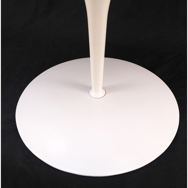 Set of 3 Mid Century Modern Tulip Base White Fiberglass Side Dining Chairs MINT! For Sale - Image 11 of 14