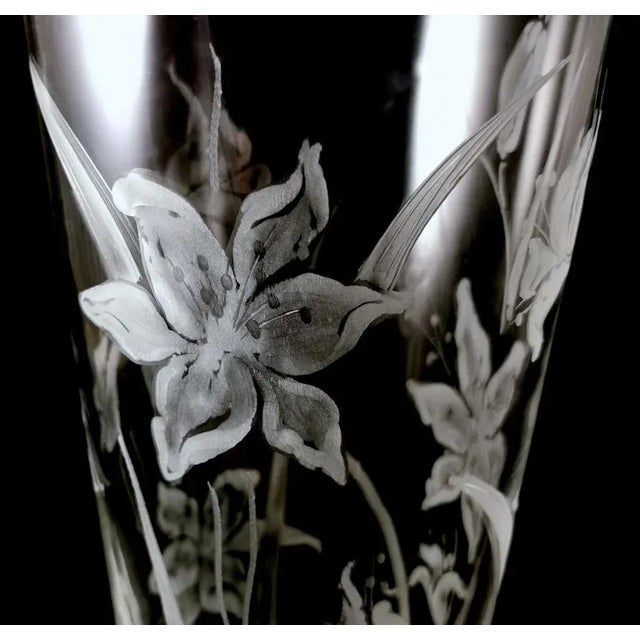 1980s Italian Cut and Ground Crystal Vase With Flower Decoration For Sale - Image 10 of 12