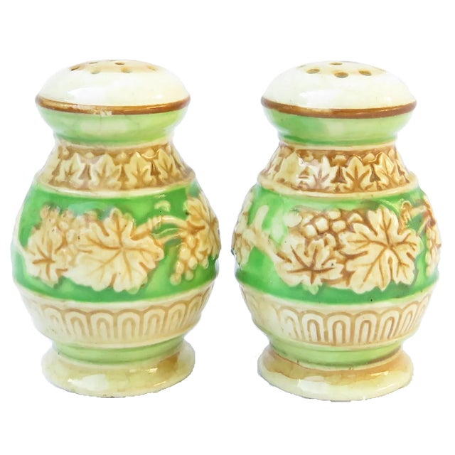 Shabby Chic Vintage English Style Majolica Cruet / Condiment Set, Set of 5 + Tray For Sale - Image 3 of 5