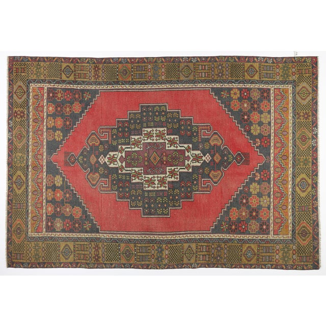 Vibrant Vintage Konya Taspınar Rug – Bold Geometric Medallion & Rich Anatolian Colors This striking vintage Konya Taspınar...