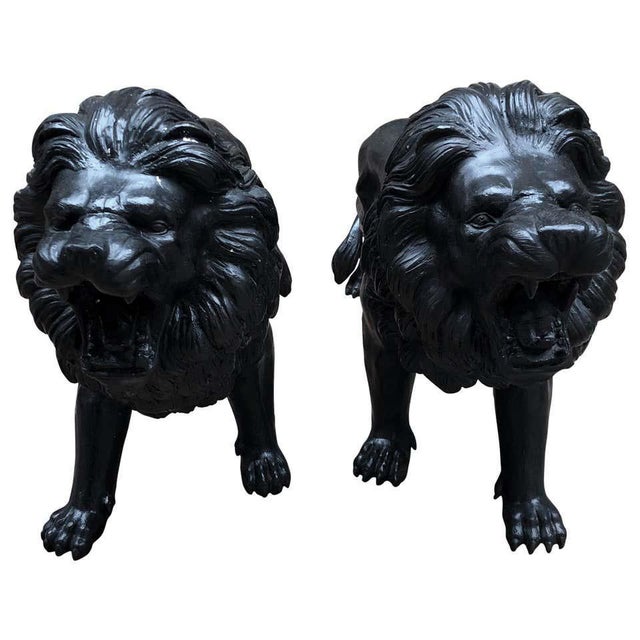 Metal Italian Bronze Medici Lion Statues, 20th Century, Set of 2 For Sale - Image 7 of 7