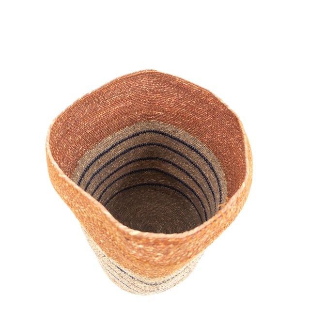 Handwoven Indian Seagrass Basket in Terracotta, Natural & Indigo Accents For Sale In New York - Image 6 of 7