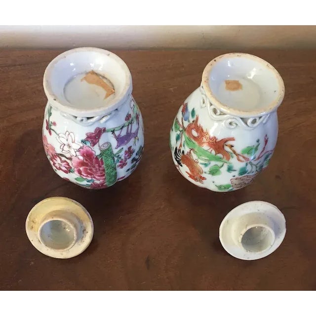 Antique 18th Century Chinese Export Porcelain Tea Caddies Decorated with Rooster and Deer in Famille Rose - A Pair For Sale In New York - Image 6 of 13