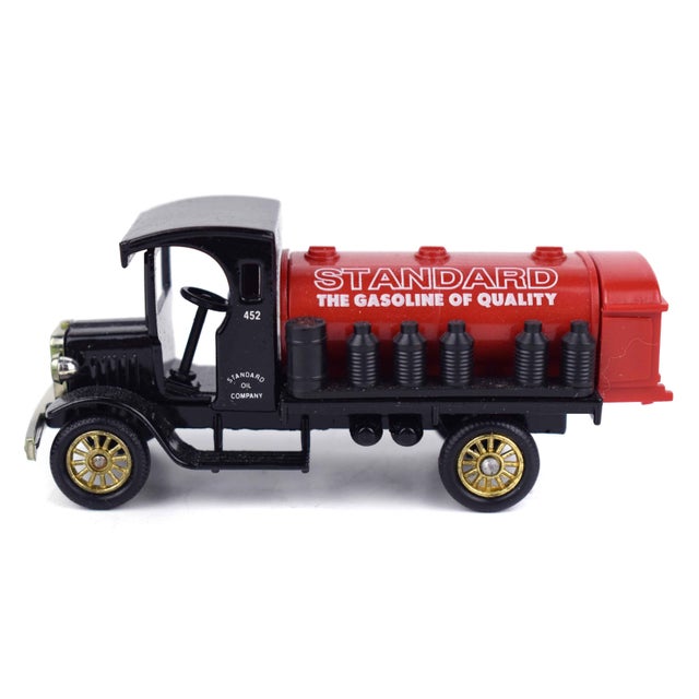 Late 20th Century Lledo Die-Cast Standard Oil & Service Vehicles Set of 3 - Made in England For Sale - Image 10 of 15