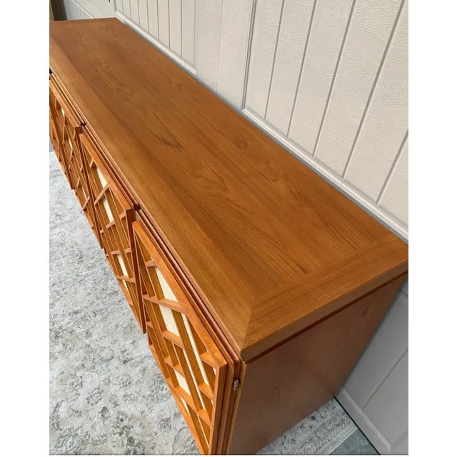 1980s Large Modern Style Chinese Chippendale Credenza or Sideboard For Sale - Image 4 of 11
