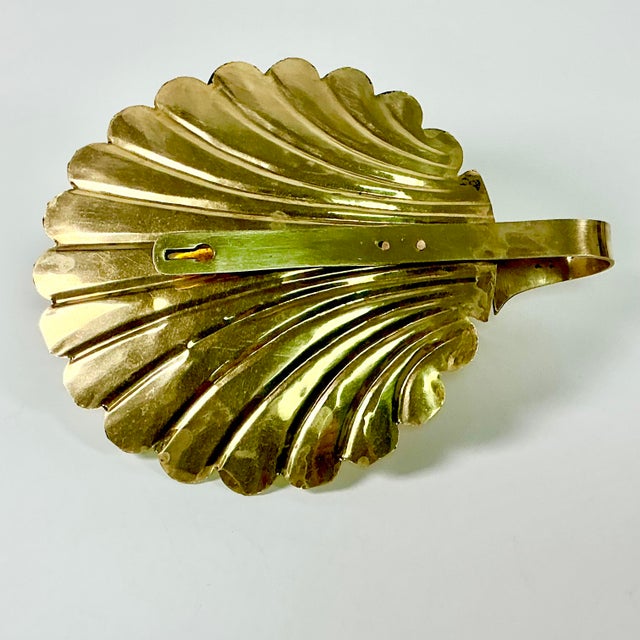 Brass 1960s Vintage Coastal Hollywood Regency Boho Chic Brass Fan Shell Candle Holder Wall Sconce For Sale - Image 8 of 10