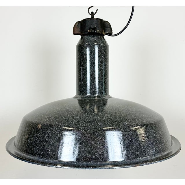 Large Industrial Grey Enamel Factory Lamp with Cast Iron Top from Elektrosvit, 1960s For Sale - Image 6 of 18