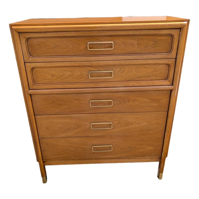 Drexel Cascade Vintage Mid Century Modern Walnut Finish 5 Drawer Chest Dresser For Sale