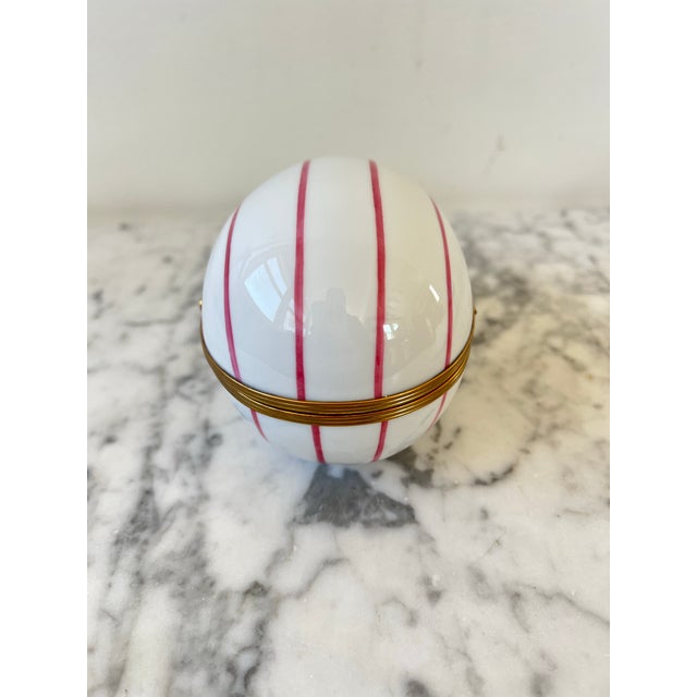 Limoges France Hand Painted Porcelain Egg Jewelry, or Trinket Box Set of 2 For Sale - Image 9 of 10