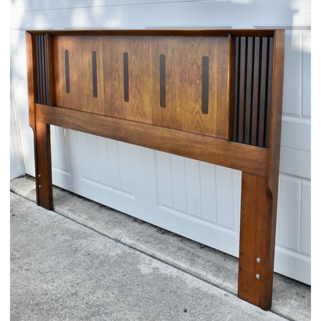 Brown Vtg. Lane Walnut & Rosewood Queen/Full Mid Century Modern Headboard For Sale - Image 8 of 13