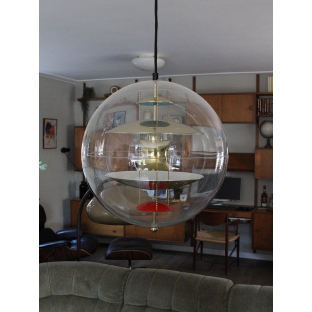 VP Globe Pendant Light in Brass by Verner Panton, in Flawless conditions. Designed 1960 to 1969 Up to 250V (Europe/UK...