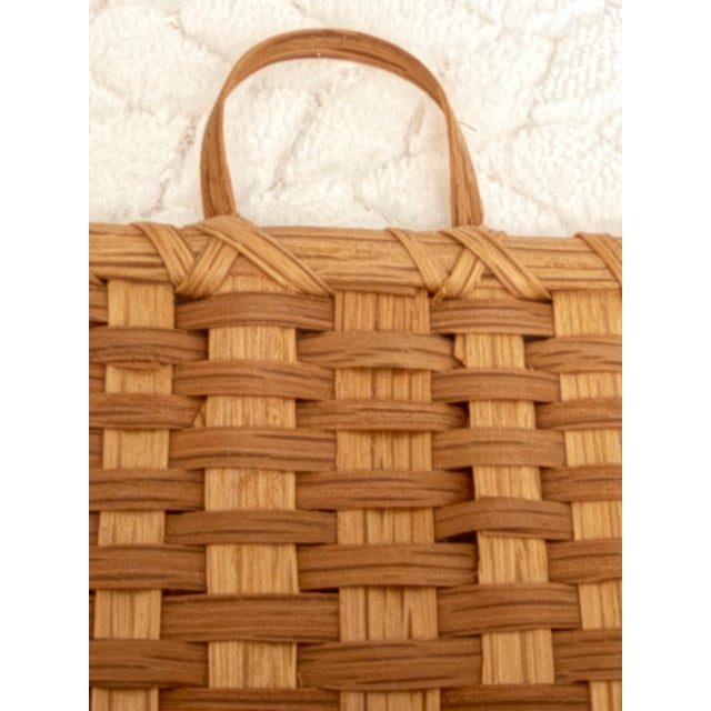 Vintage Beautiful Cherokee White Oak Wall Basket – Orig. Certification Tag by Renowned Alyne Driver For Sale - Image 10 of 15