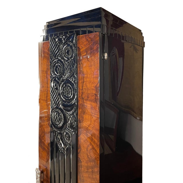 French Art Deco Cabinet in Walnut with Black Lacquer, 1920s For Sale - Image 17 of 18