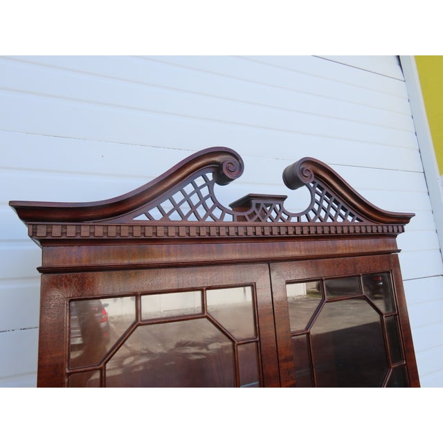 Henredon Henredon Chippendale Tall Large Flame Mahogany Display China Cabinet 6470 For Sale - Image 4 of 18