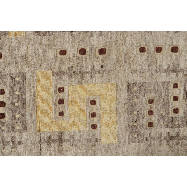 Rug & Kilim’s Scandinavian Style Rug in Beige-Brown, With Geometric Patterns For Sale In New York - Image 6 of 7