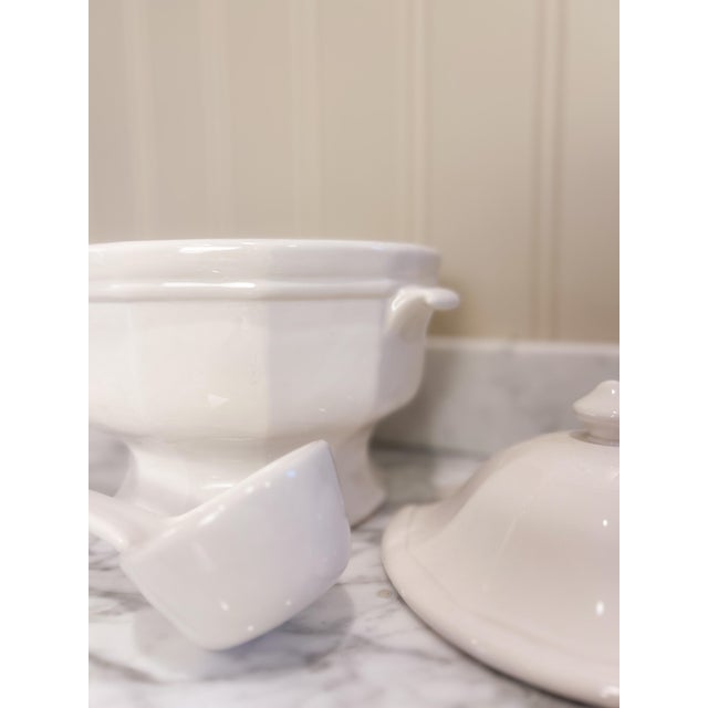 Adam Pfaltzgraff 1960s Hertiage White Soup Tureen For Sale - Image 4 of 4