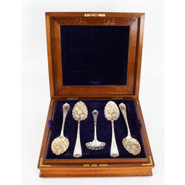 19th Century Boxed Fruit Spoons, Nutcrackers, Grape Scissors from Hukin & Heath, Set of 10 For Sale - Image 3 of 18