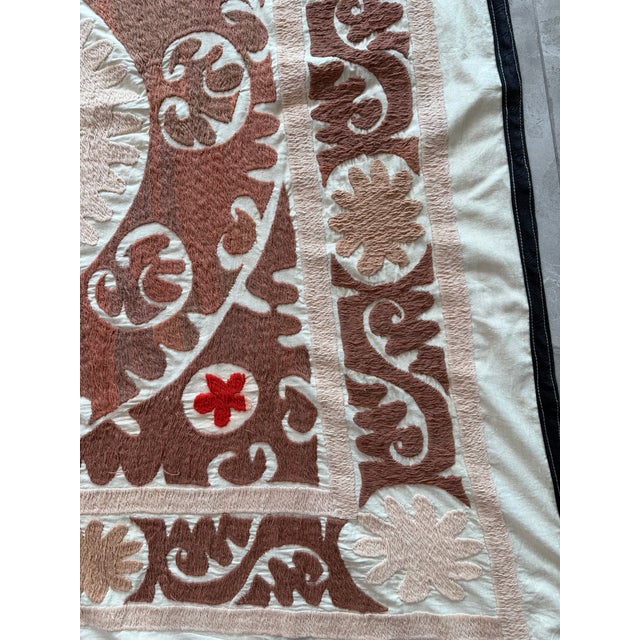 Neutral Tan Suzani Wall Hanging Decor For Sale - Image 4 of 5