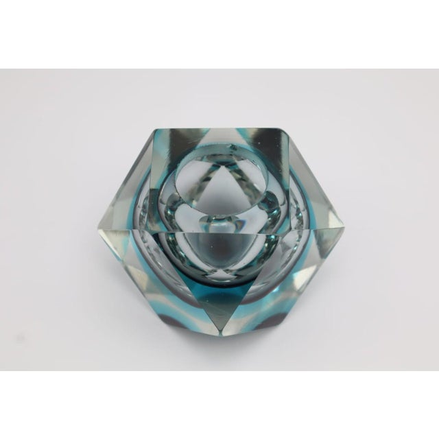 Mid-Century Modern Mid-Century Modern Faceted Murano Sommerso Glass Ashtray by Flavio Poli for Seguso, 1960s For Sale - Image 3 of 5
