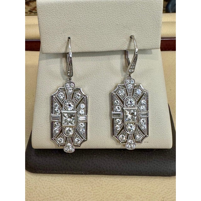 Vintage 3 Ct Round & Princess Shape Diamond Hanging Earring in Platinum For Sale - Image 11 of 18