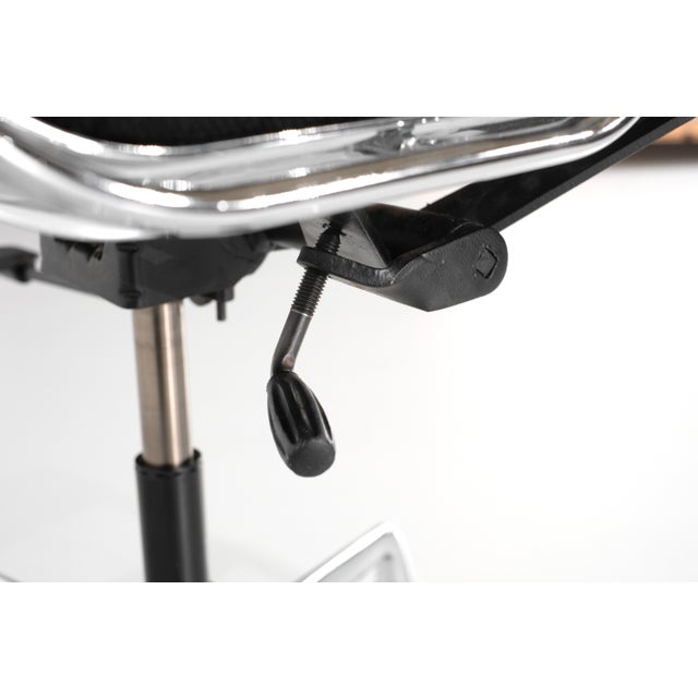 EA 117 Office Chair by Charles Ray Eames for ICF, 1990s For Sale - Image 9 of 13